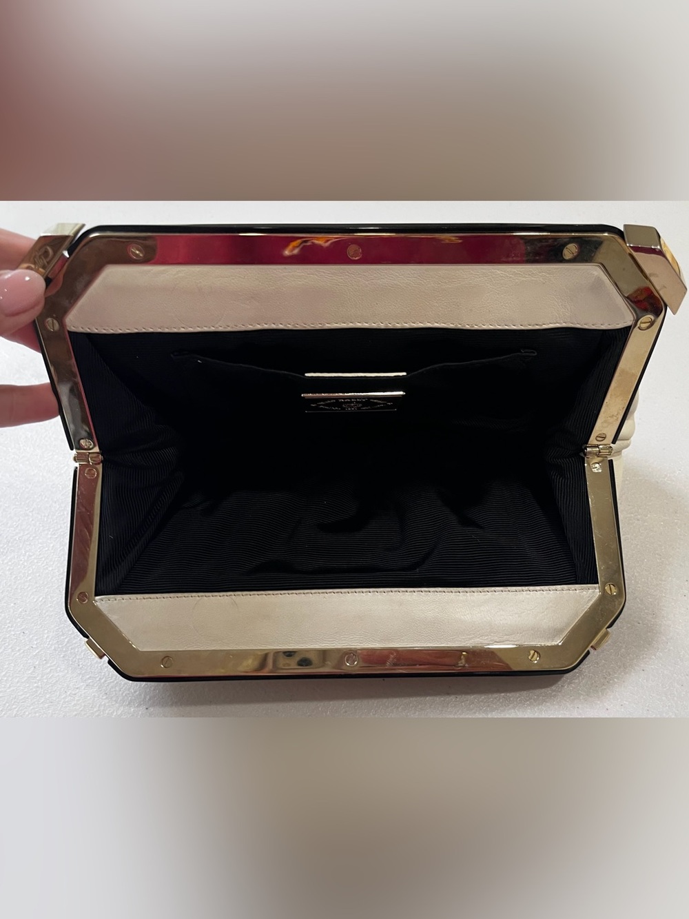 Bally Vintage Ivory Leather Frame Clutch Bag Black Resin Frame Gold Hardware - Picture 6 of 10